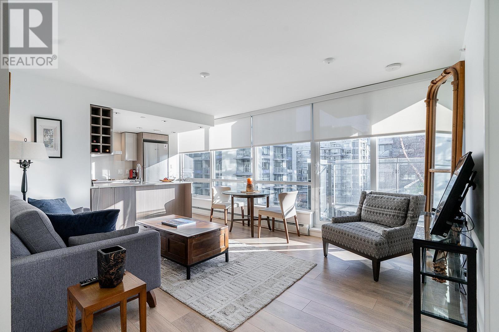 Listing Picture 12 of 23 : 905 1788 COLUMBIA STREET, Vancouver / 溫哥華 - 魯藝地產 Yvonne Lu Group - MLS Medallion Club Member