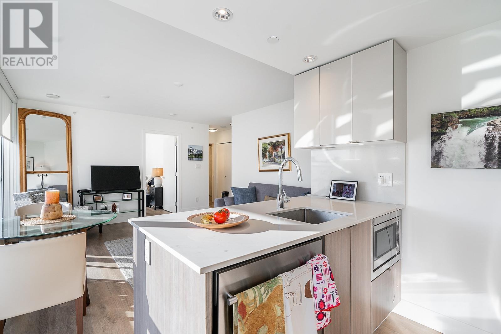 Listing Picture 16 of 23 : 905 1788 COLUMBIA STREET, Vancouver / 溫哥華 - 魯藝地產 Yvonne Lu Group - MLS Medallion Club Member