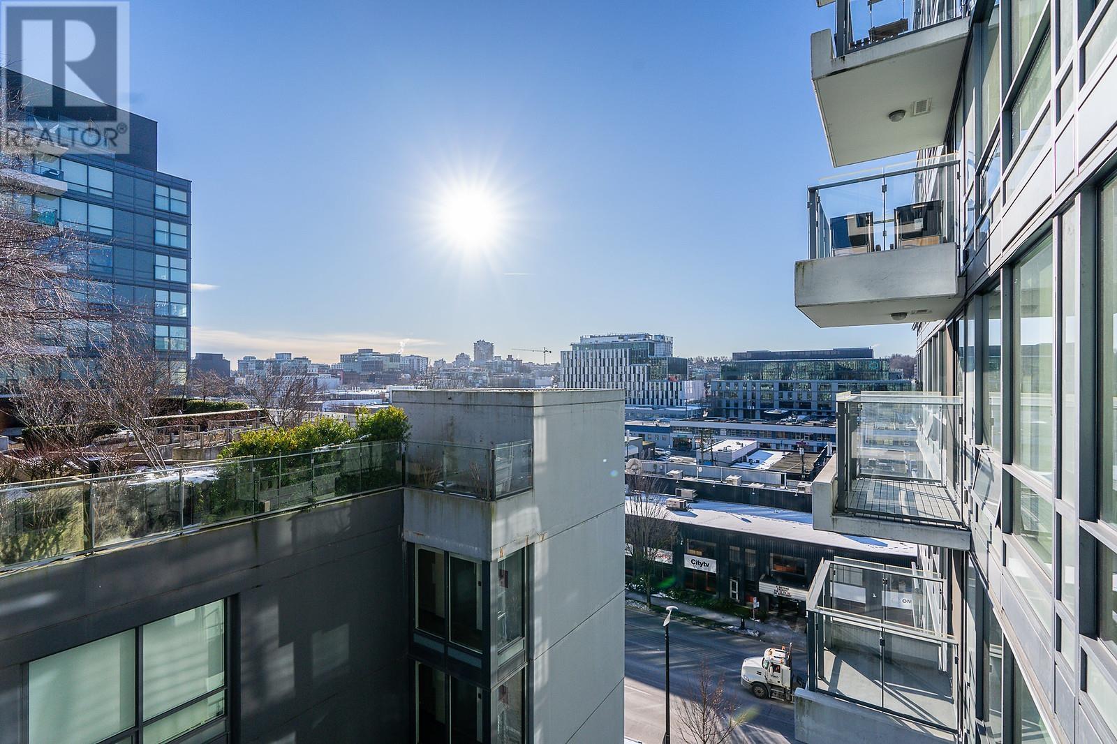 Listing Picture 6 of 23 : 905 1788 COLUMBIA STREET, Vancouver / 溫哥華 - 魯藝地產 Yvonne Lu Group - MLS Medallion Club Member