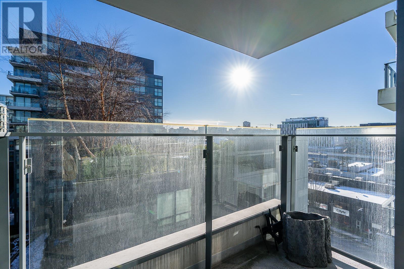 Listing Picture 7 of 23 : 905 1788 COLUMBIA STREET, Vancouver / 溫哥華 - 魯藝地產 Yvonne Lu Group - MLS Medallion Club Member