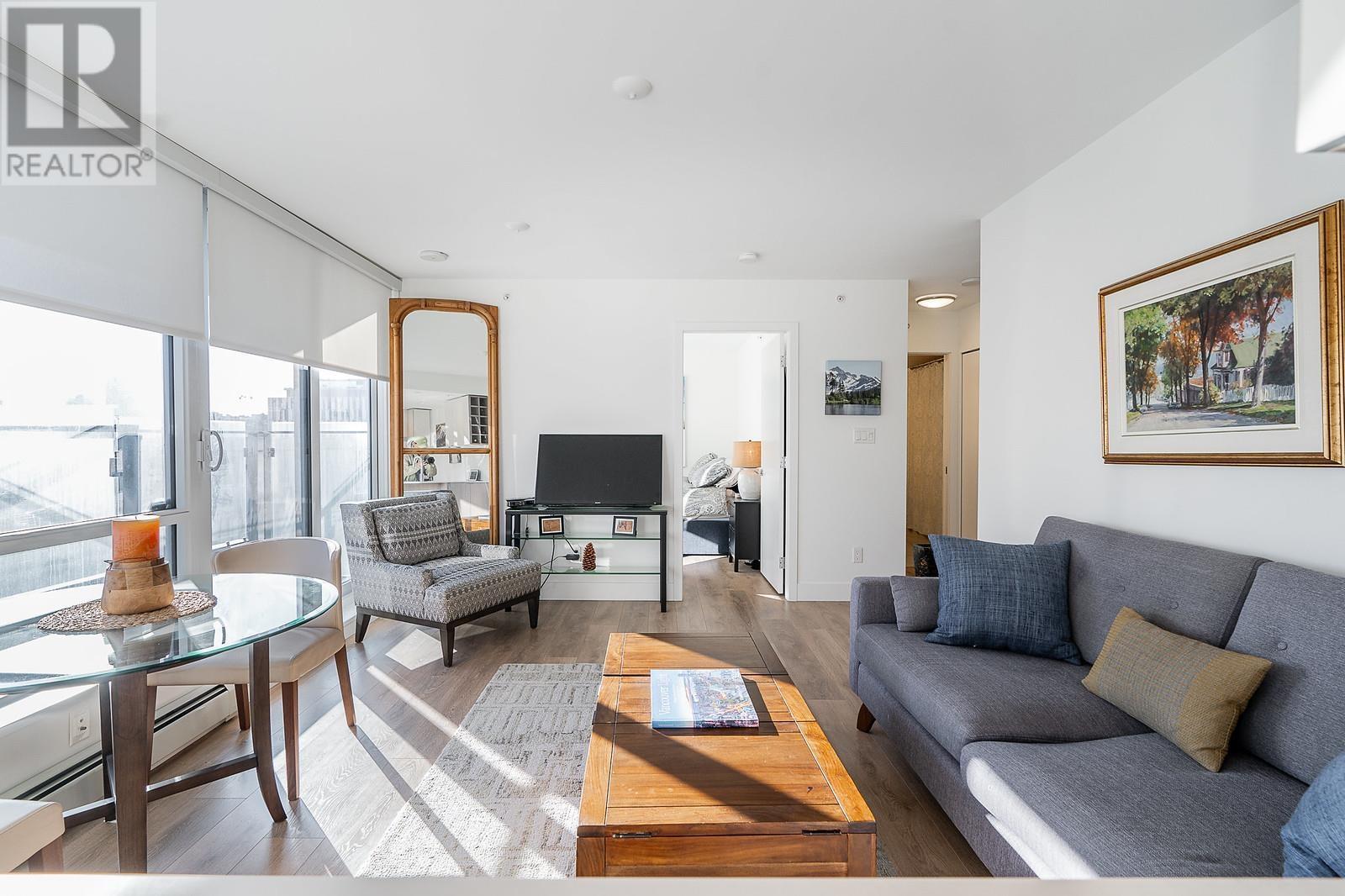 Listing Picture 8 of 23 : 905 1788 COLUMBIA STREET, Vancouver / 溫哥華 - 魯藝地產 Yvonne Lu Group - MLS Medallion Club Member