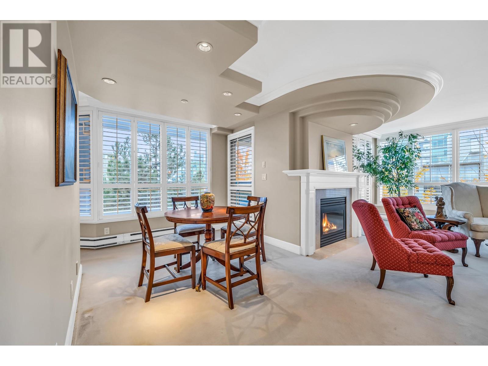 Listing Picture 6 of 34 : 6 1350 W 14TH AVENUE, Vancouver / 溫哥華 - 魯藝地產 Yvonne Lu Group - MLS Medallion Club Member