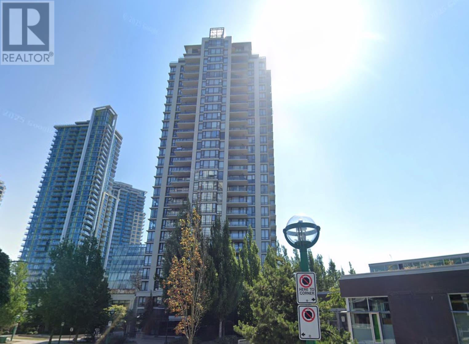 Listing Picture 2 of 14 : 1003 7328 ARCOLA STREET, Burnaby / 本拿比 - 魯藝地產 Yvonne Lu Group - MLS Medallion Club Member