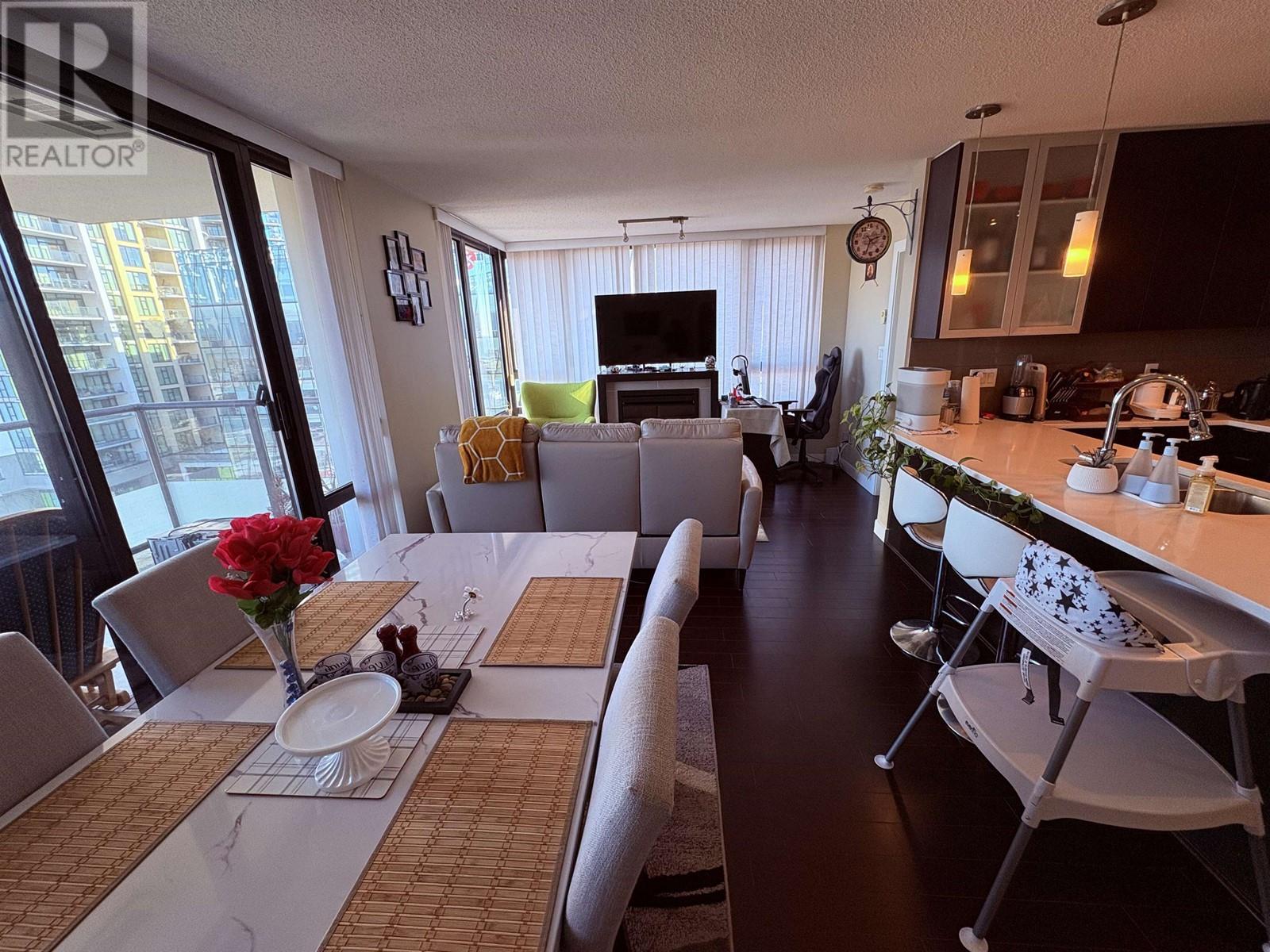 Listing Picture 12 of 14 : 1003 7328 ARCOLA STREET, Burnaby / 本拿比 - 魯藝地產 Yvonne Lu Group - MLS Medallion Club Member