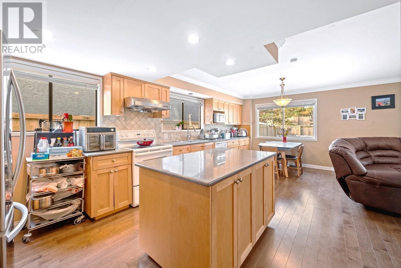 Listing Picture 9 of 37 : 10751 TRURO DRIVE, Richmond / 烈治文 - 魯藝地產 Yvonne Lu Group - MLS Medallion Club Member