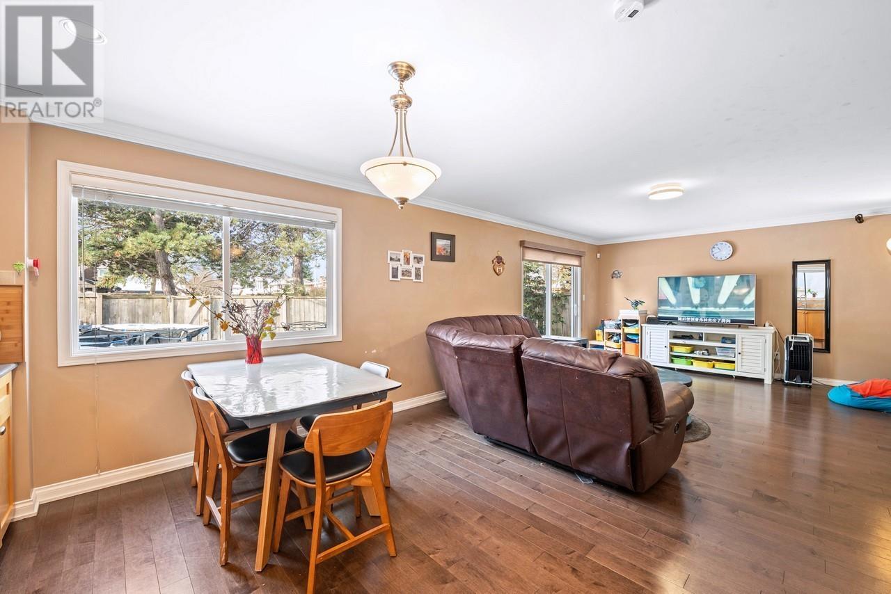 Listing Picture 10 of 37 : 10751 TRURO DRIVE, Richmond / 烈治文 - 魯藝地產 Yvonne Lu Group - MLS Medallion Club Member