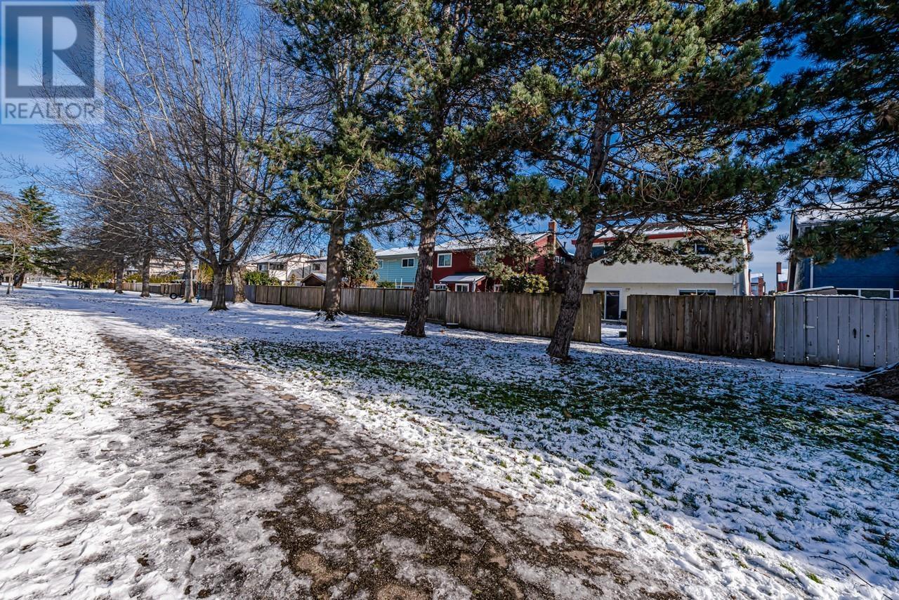 Listing Picture 35 of 37 : 10751 TRURO DRIVE, Richmond / 烈治文 - 魯藝地產 Yvonne Lu Group - MLS Medallion Club Member
