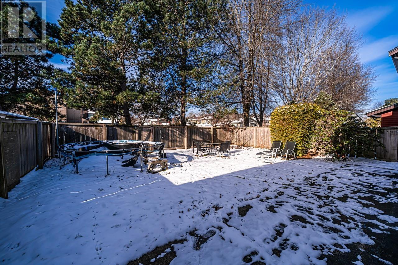 Listing Picture 30 of 37 : 10751 TRURO DRIVE, Richmond / 烈治文 - 魯藝地產 Yvonne Lu Group - MLS Medallion Club Member