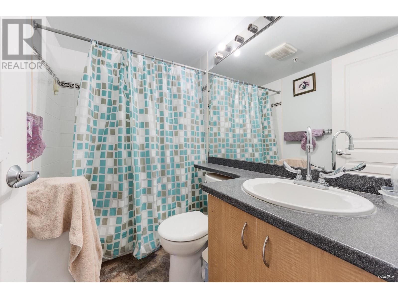 Listing Picture 13 of 18 : 414 3588 VANNESS AVENUE, Vancouver / 溫哥華 - 魯藝地產 Yvonne Lu Group - MLS Medallion Club Member