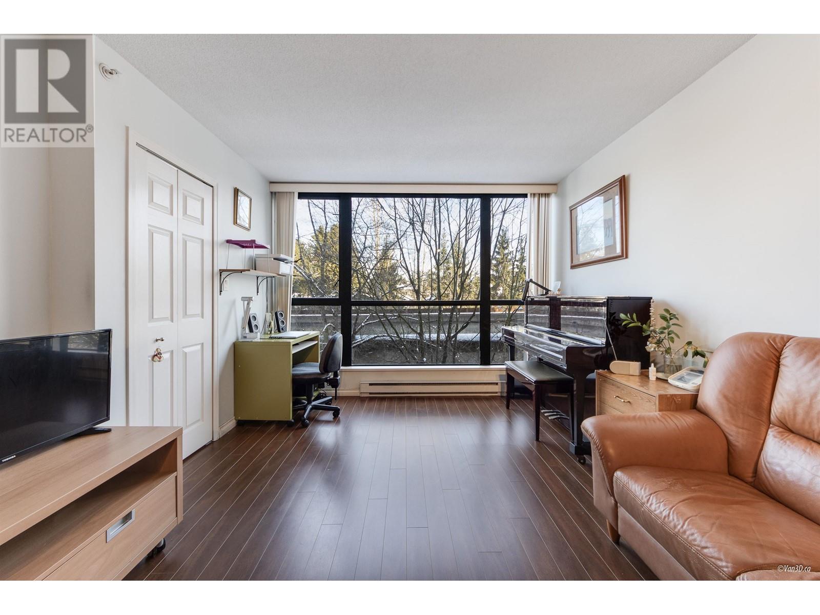 Listing Picture 4 of 18 : 414 3588 VANNESS AVENUE, Vancouver / 溫哥華 - 魯藝地產 Yvonne Lu Group - MLS Medallion Club Member