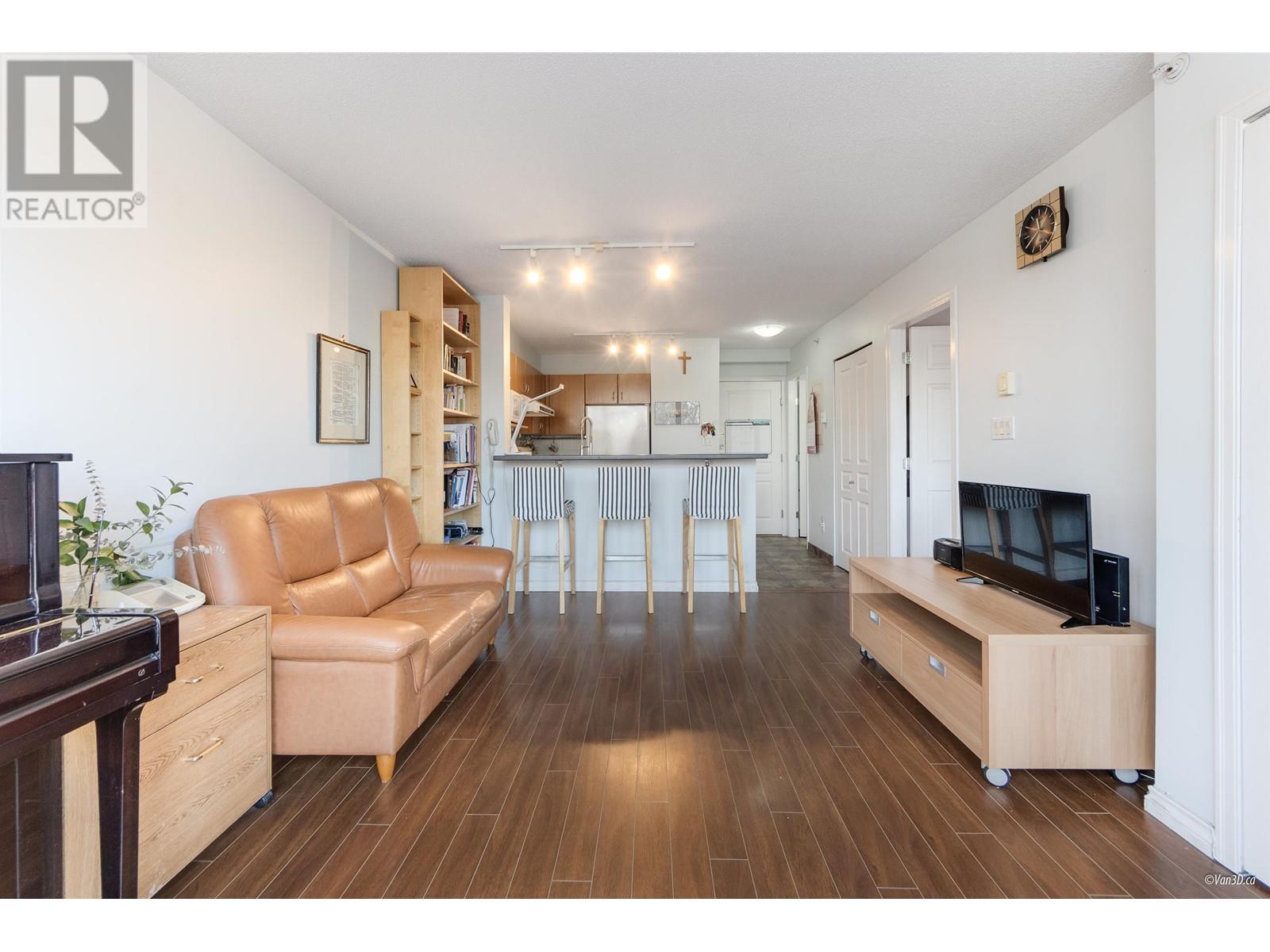 Listing Picture 6 of 18 : 414 3588 VANNESS AVENUE, Vancouver / 溫哥華 - 魯藝地產 Yvonne Lu Group - MLS Medallion Club Member