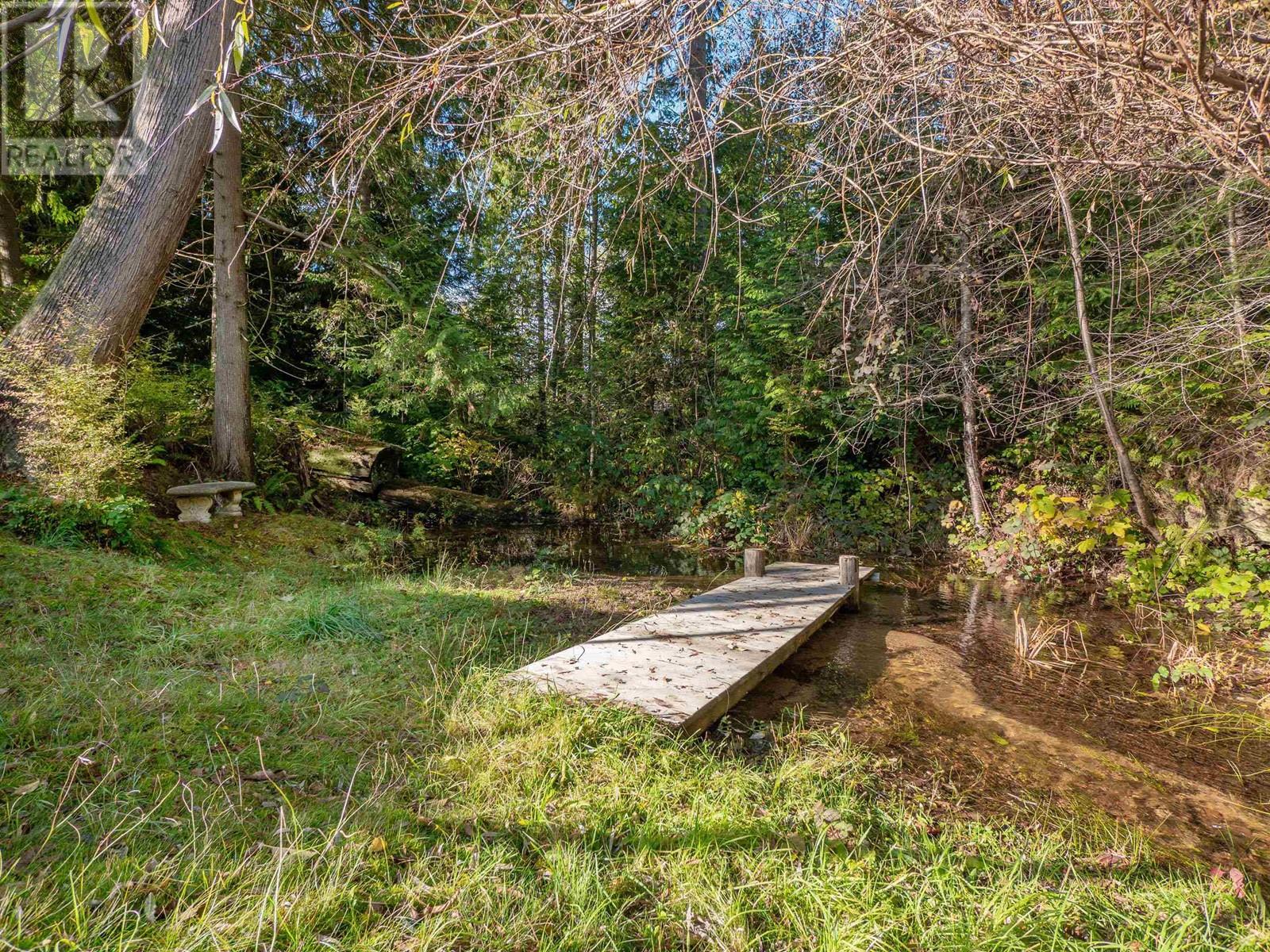 1041 Firburn Road, Roberts Creek, British Columbia  V0N 2W5 - Photo 38 - R2966481