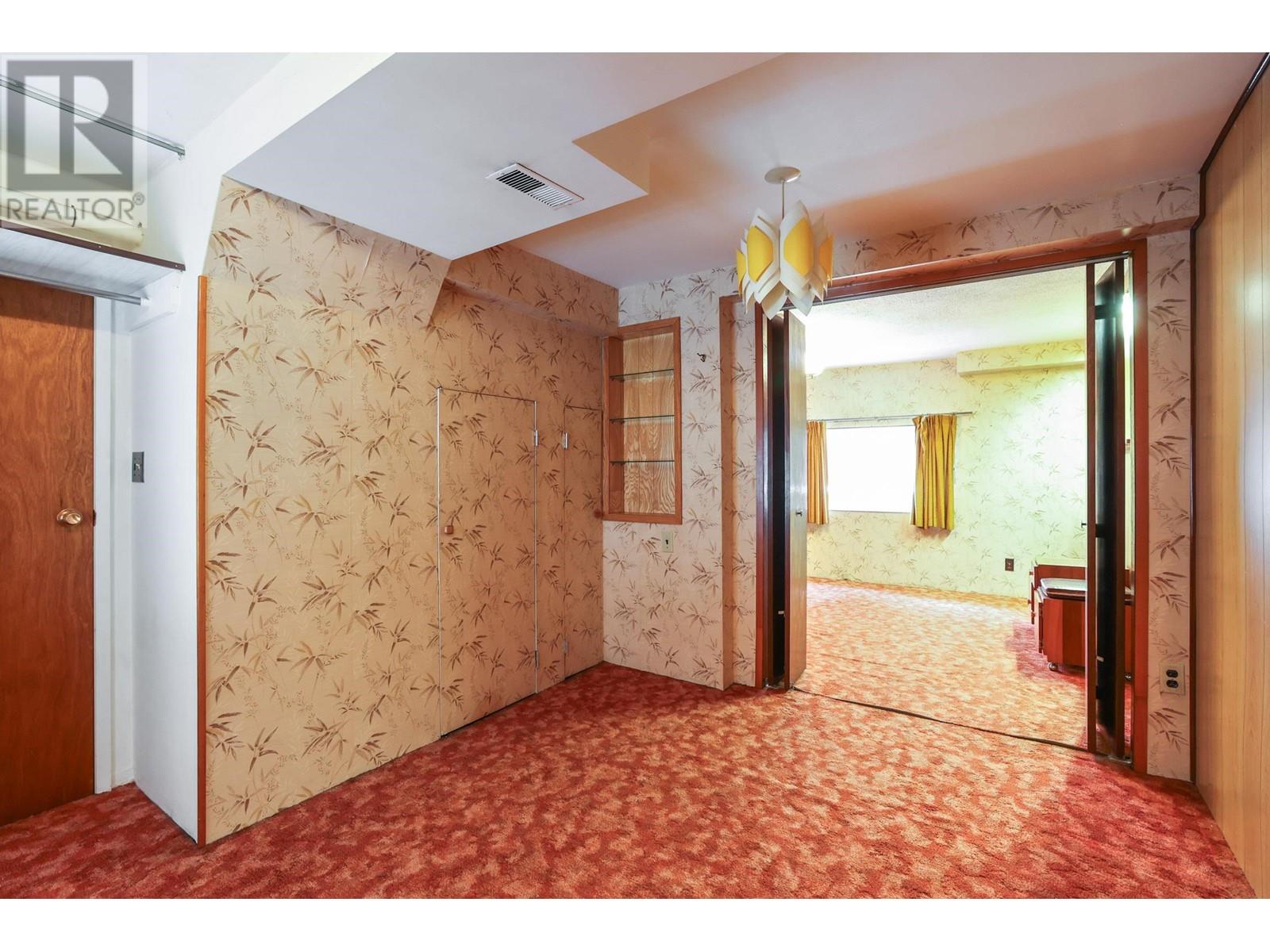 Listing Picture 13 of 21 : 1376 E 11TH AVENUE, Vancouver / 溫哥華 - 魯藝地產 Yvonne Lu Group - MLS Medallion Club Member