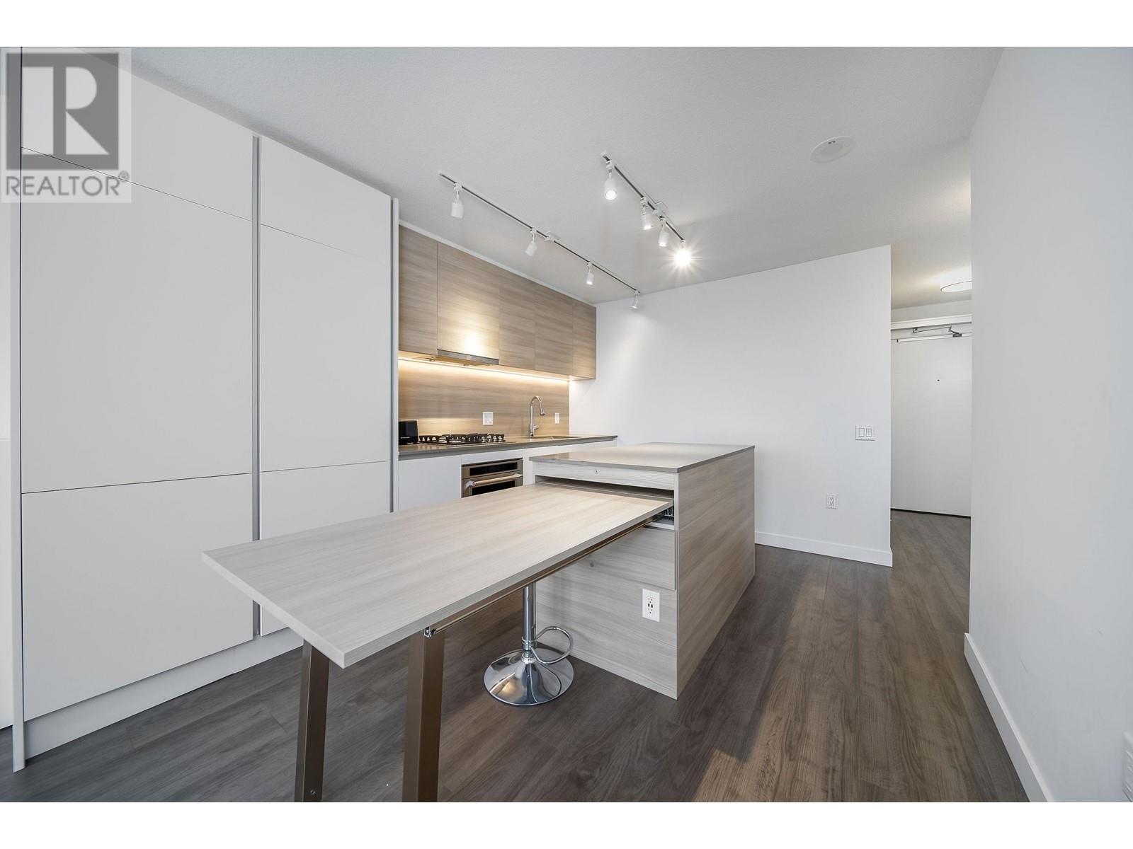 710 988 Quayside Drive, New Westminster, British Columbia  V3M 0L5 - Photo 11 - R2966436