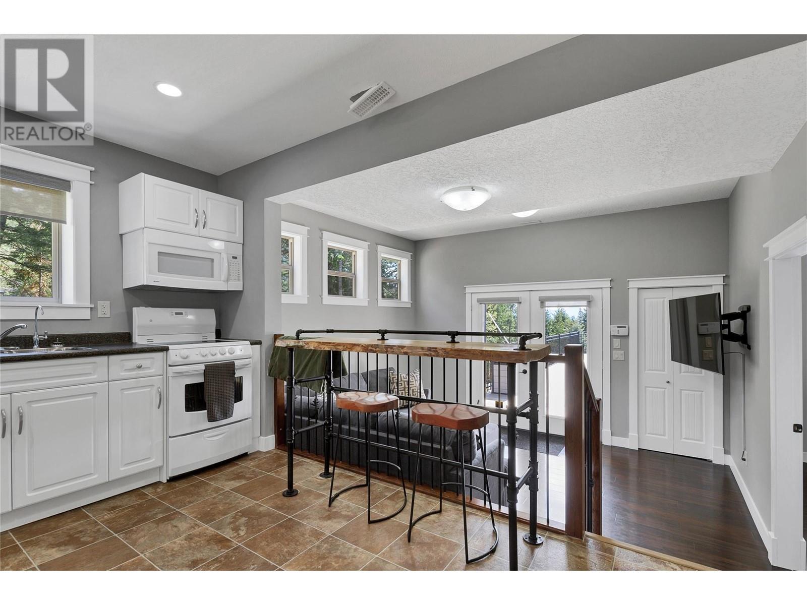 Property at 6032 Lynx Drive image 4