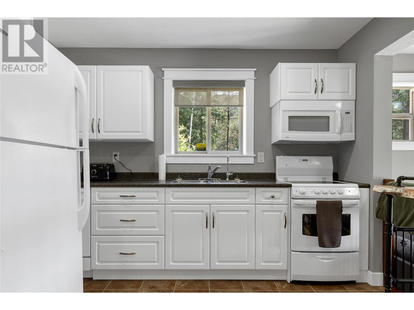Property at 6032 Lynx Drive image 5