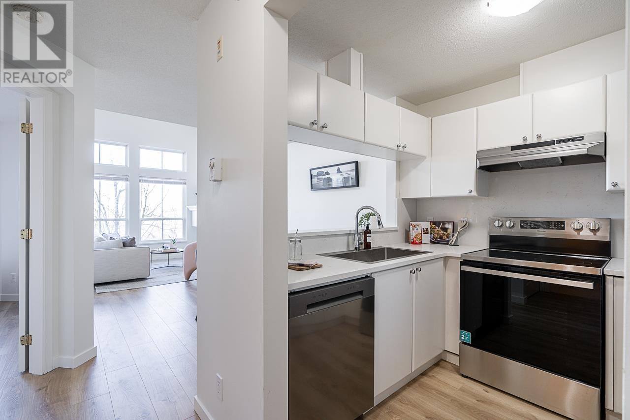 Listing Picture 8 of 33 : 405 5600 ANDREWS ROAD, Richmond / 烈治文 - 魯藝地產 Yvonne Lu Group - MLS Medallion Club Member