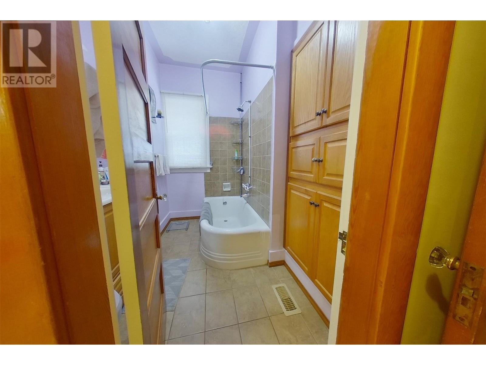 3212 Highway 3 East Highway, Creston, British Columbia  V0B 1G1 - Photo 24 - 10333353