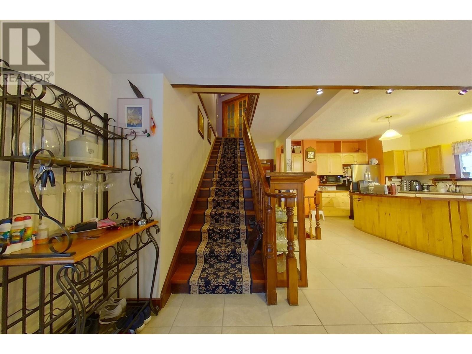 3212 Highway 3 East Highway, Creston, British Columbia  V0B 1G1 - Photo 8 - 10333353