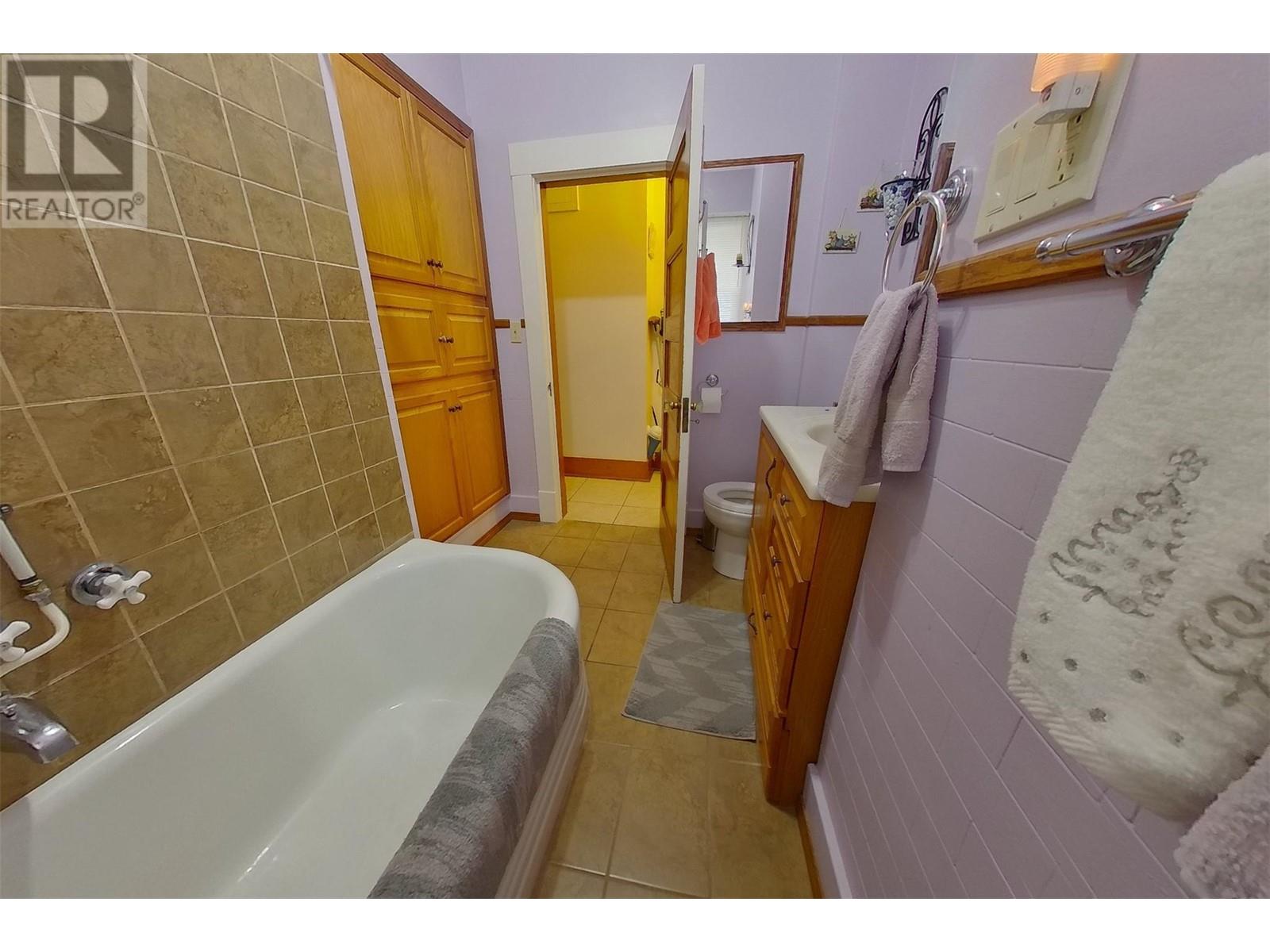3212 Highway 3 East Highway, Creston, British Columbia  V0B 1G1 - Photo 26 - 10333353