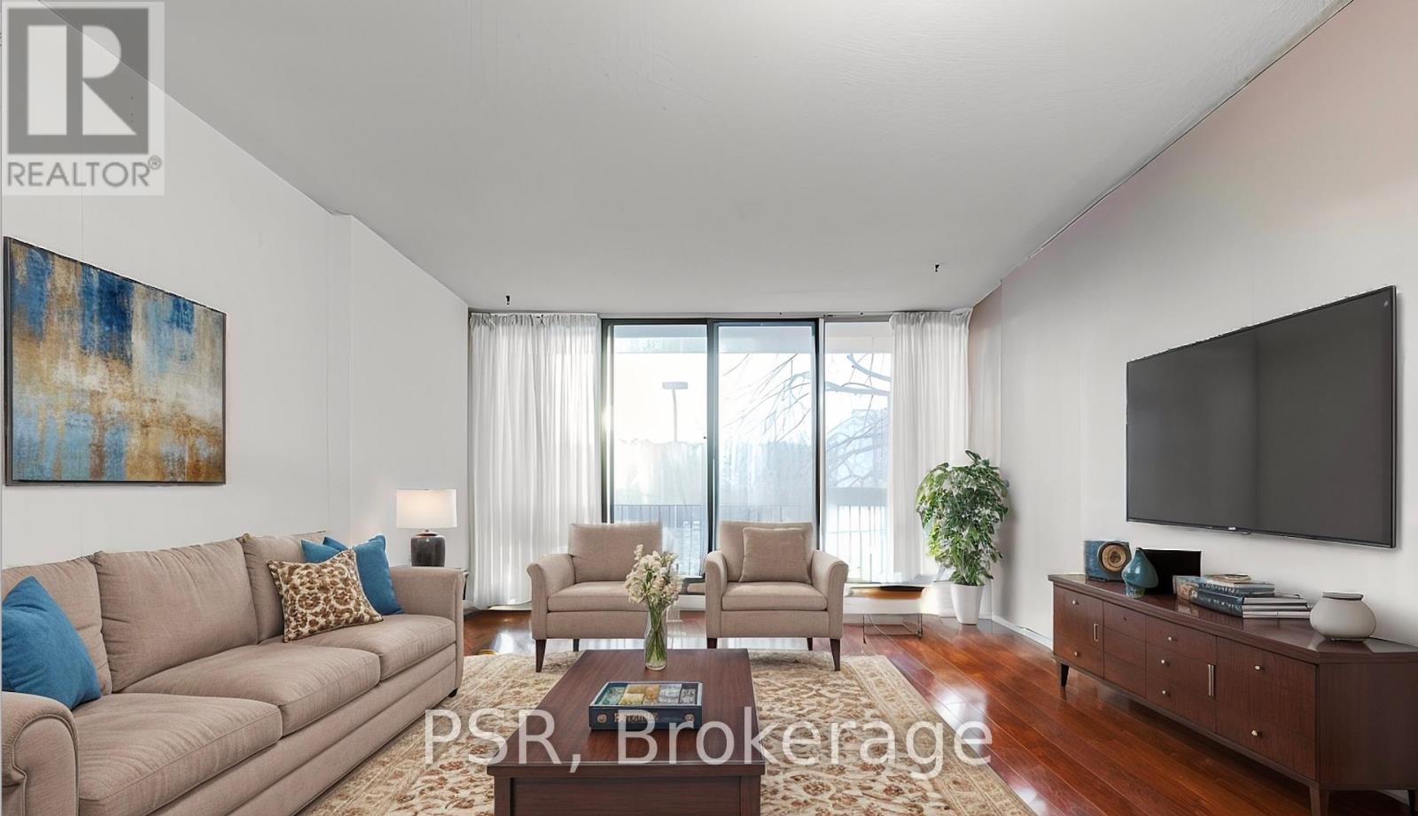 206E - 30 FASHION ROSEWAY, Toronto, Ontario