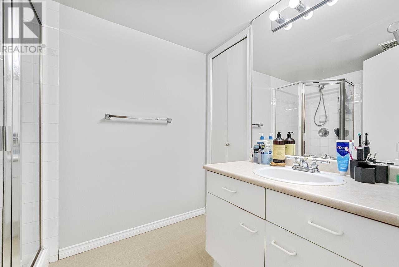 Listing Picture 14 of 22 : 1204 8831 LANSDOWNE ROAD, Richmond / 烈治文 - 魯藝地產 Yvonne Lu Group - MLS Medallion Club Member