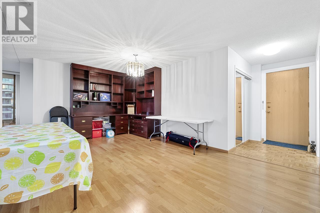 Listing Picture 6 of 22 : 1204 8831 LANSDOWNE ROAD, Richmond / 烈治文 - 魯藝地產 Yvonne Lu Group - MLS Medallion Club Member