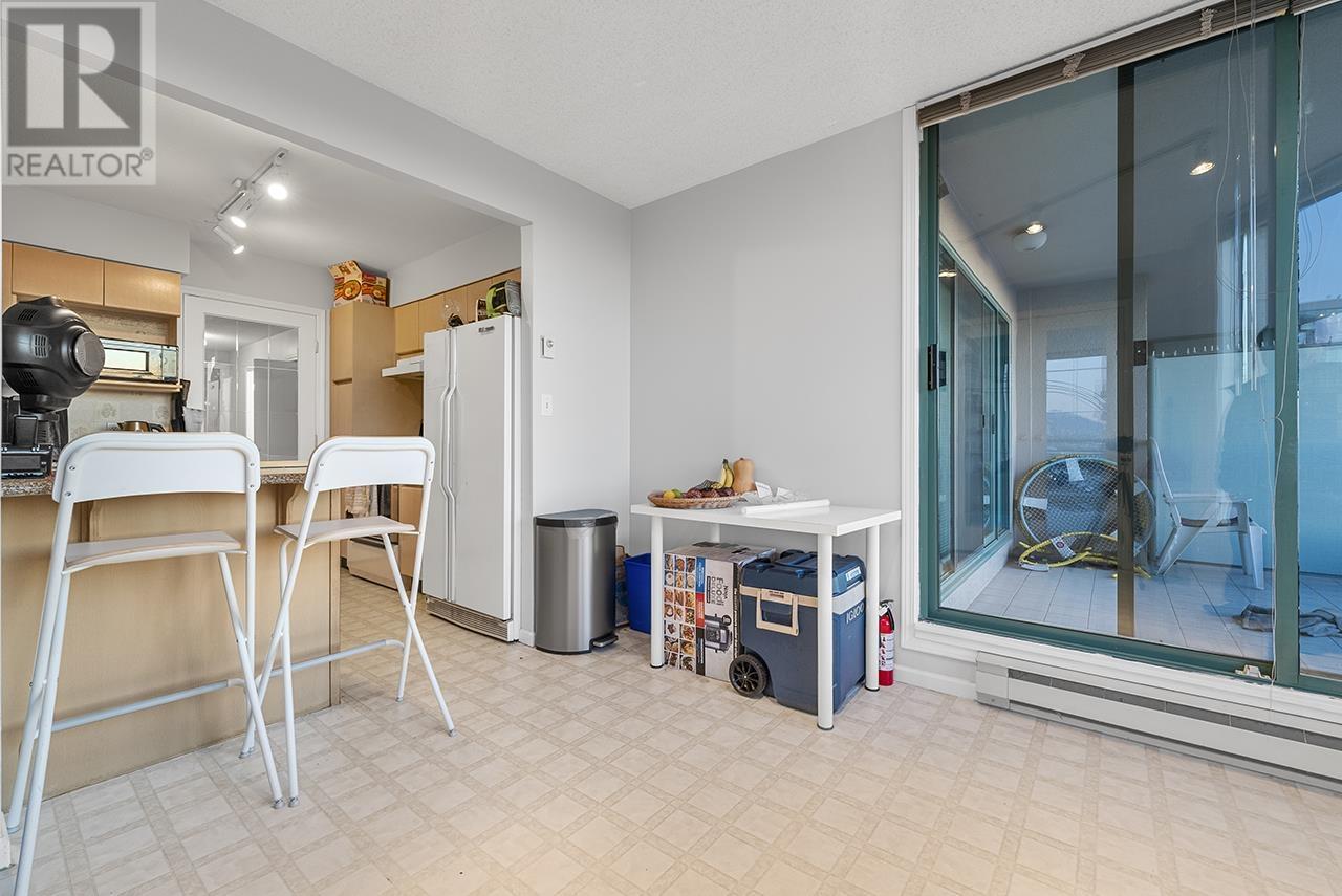 Listing Picture 10 of 22 : 1204 8831 LANSDOWNE ROAD, Richmond / 烈治文 - 魯藝地產 Yvonne Lu Group - MLS Medallion Club Member