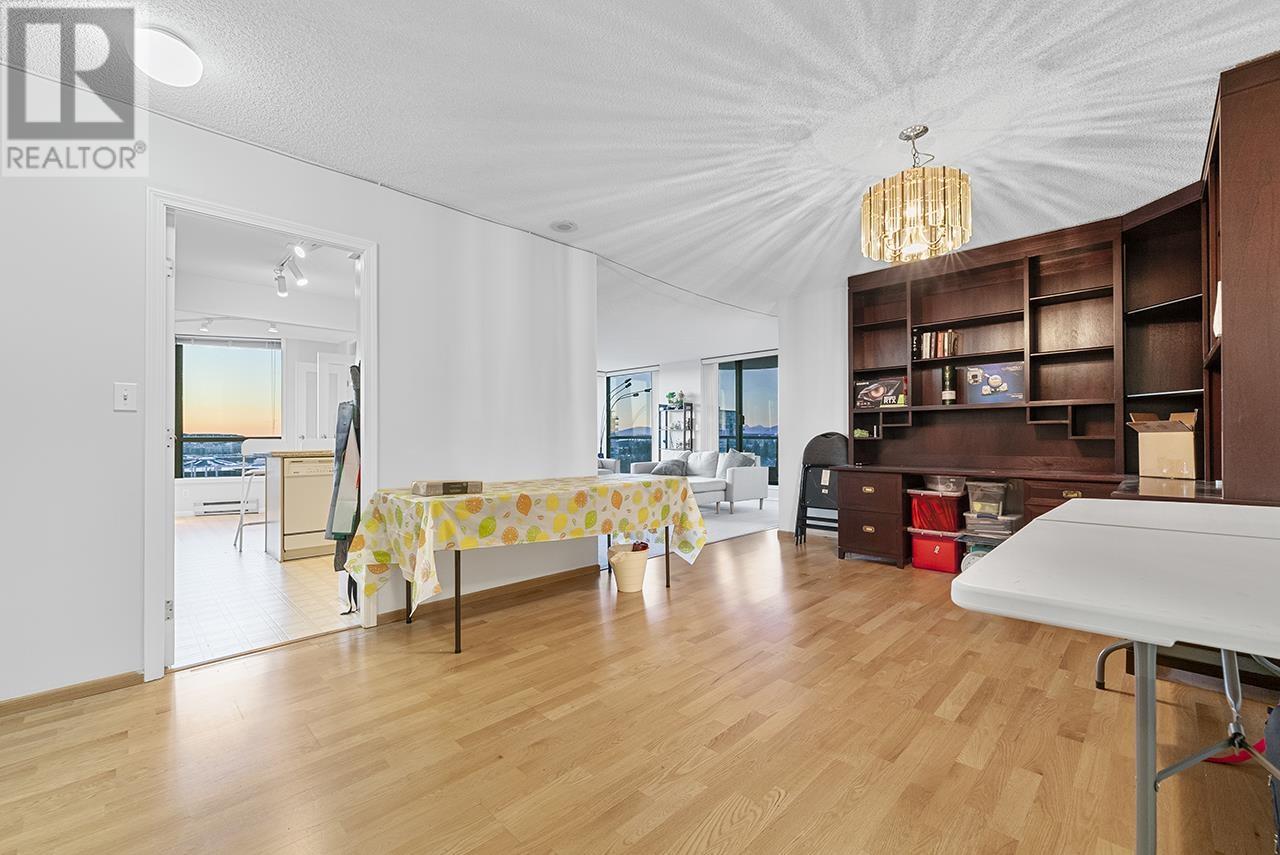 Listing Picture 4 of 22 : 1204 8831 LANSDOWNE ROAD, Richmond / 烈治文 - 魯藝地產 Yvonne Lu Group - MLS Medallion Club Member