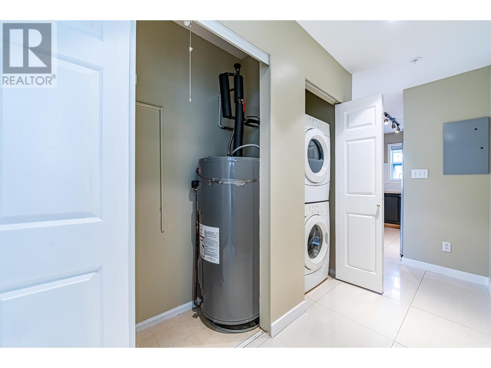 Listing Picture 4 of 16 : 311 5577 SMITH AVENUE, Burnaby / 本拿比 - 魯藝地產 Yvonne Lu Group - MLS Medallion Club Member