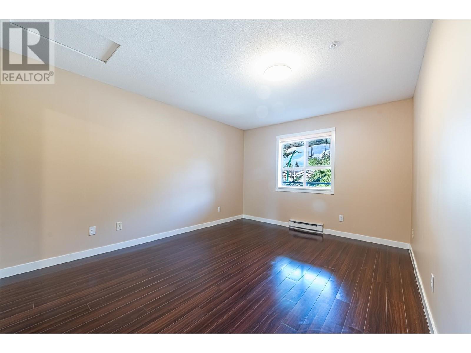 Listing Picture 13 of 16 : 311 5577 SMITH AVENUE, Burnaby / 本拿比 - 魯藝地產 Yvonne Lu Group - MLS Medallion Club Member