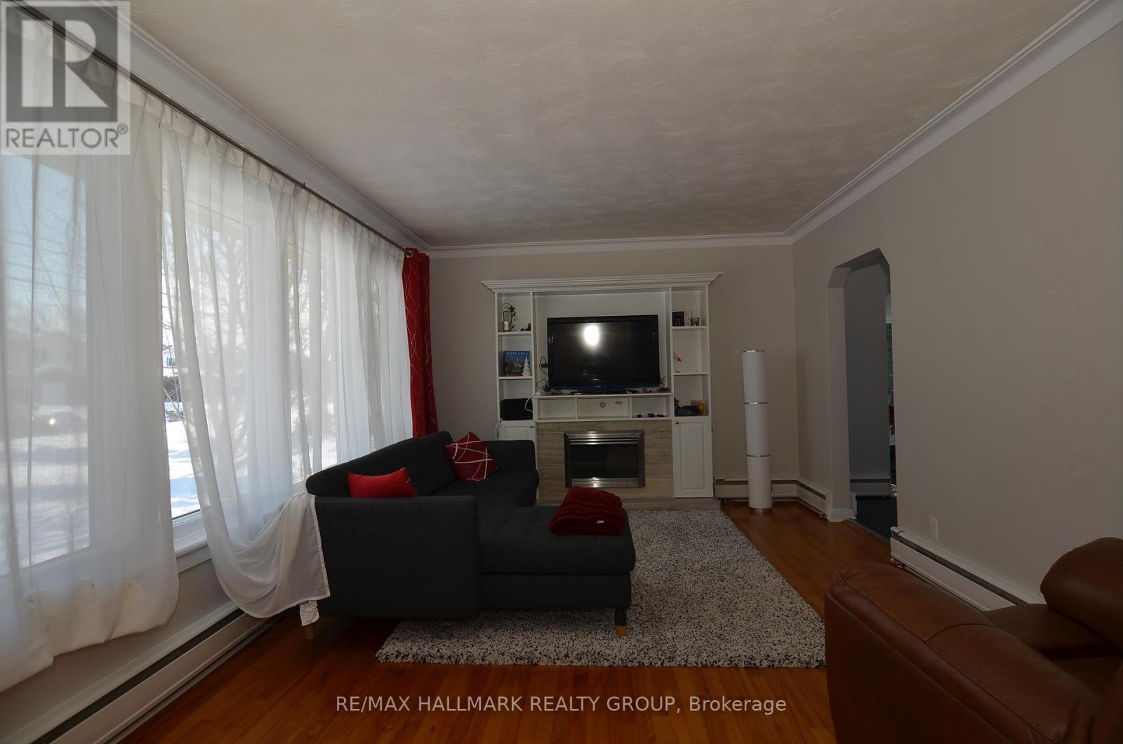 1926 Belcourt Boulevard, Ottawa, Ontario  K1C 1M5 - Photo 11 - X11970823