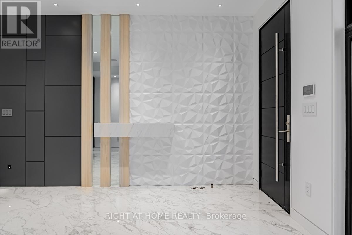 Property at 677 HURON STREET image 3