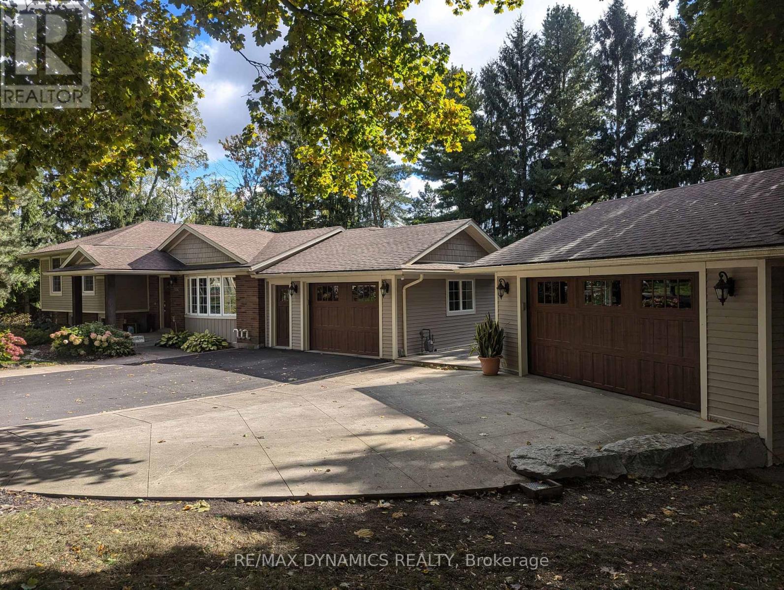 Property at 506 MEMORIAL DRIVE image 2