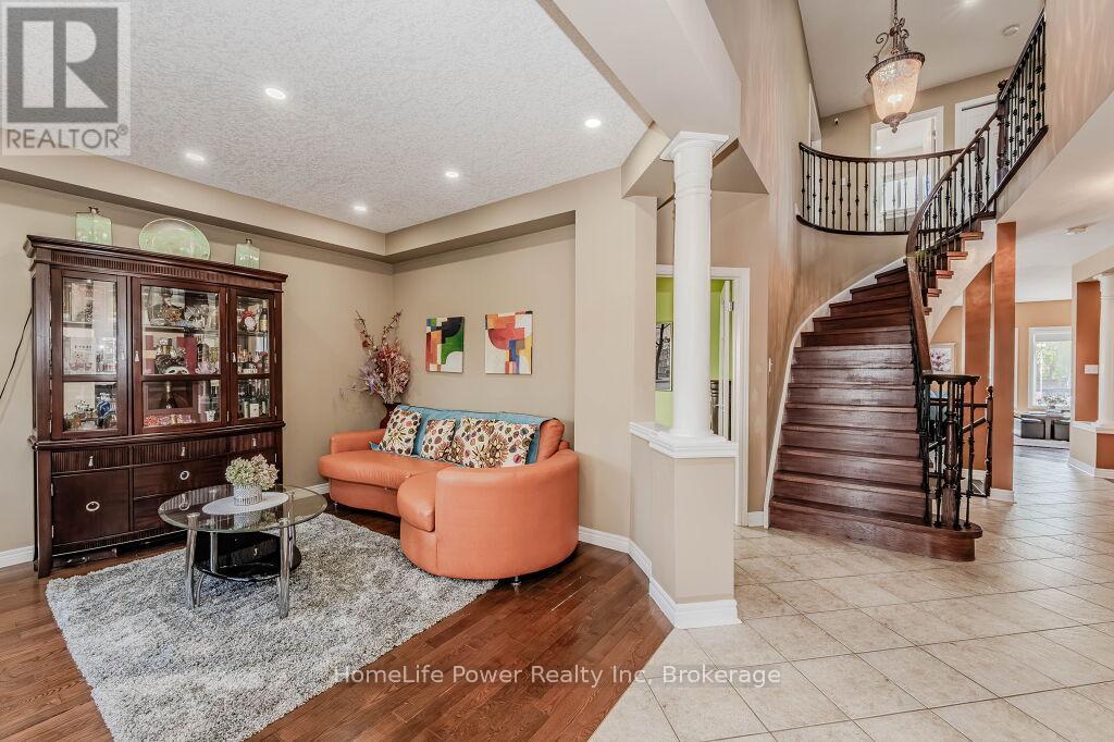 Property at 6 WESTRA DRIVE image 2