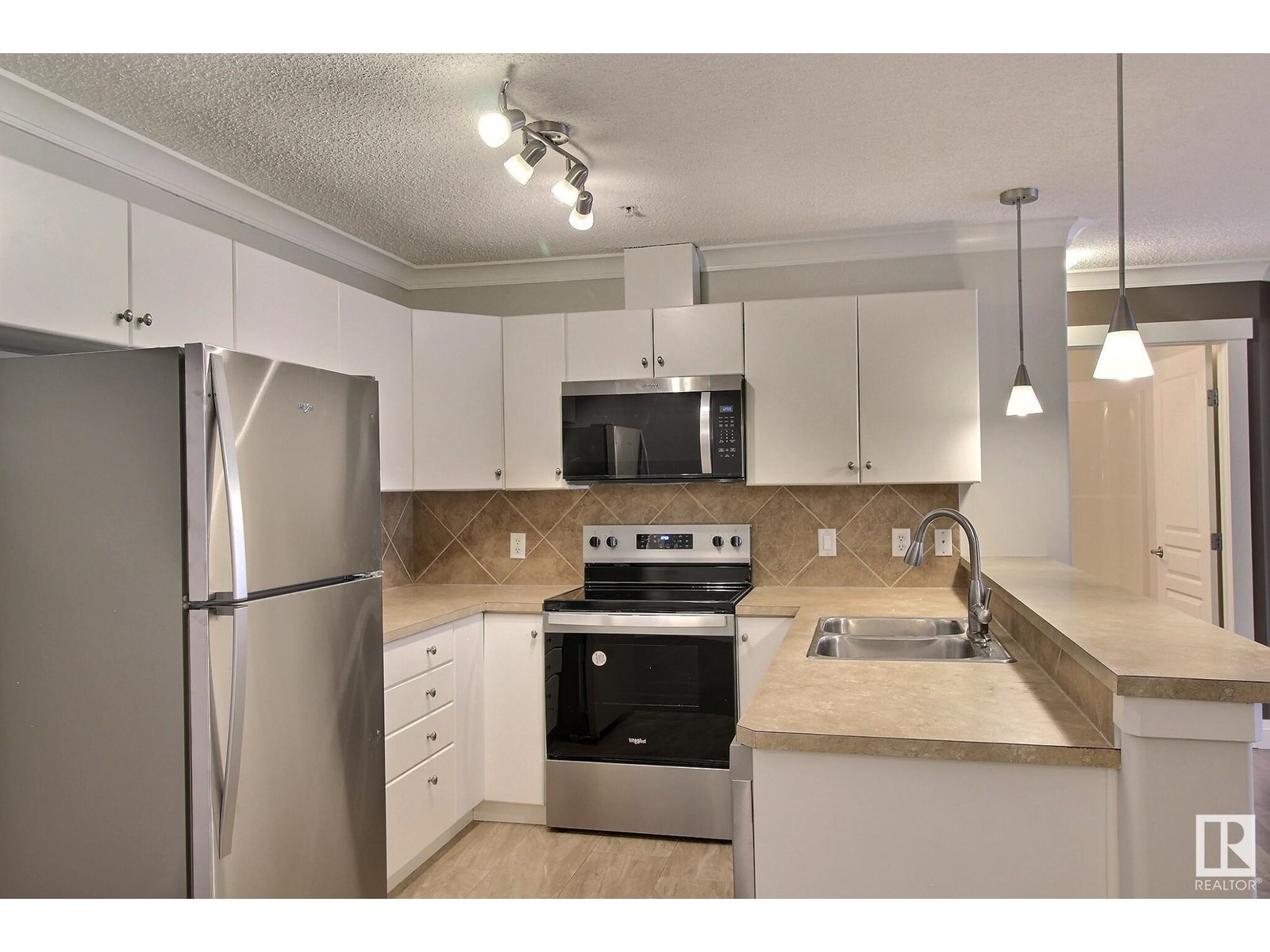 Property at #108 16035 132 ST NW image 4