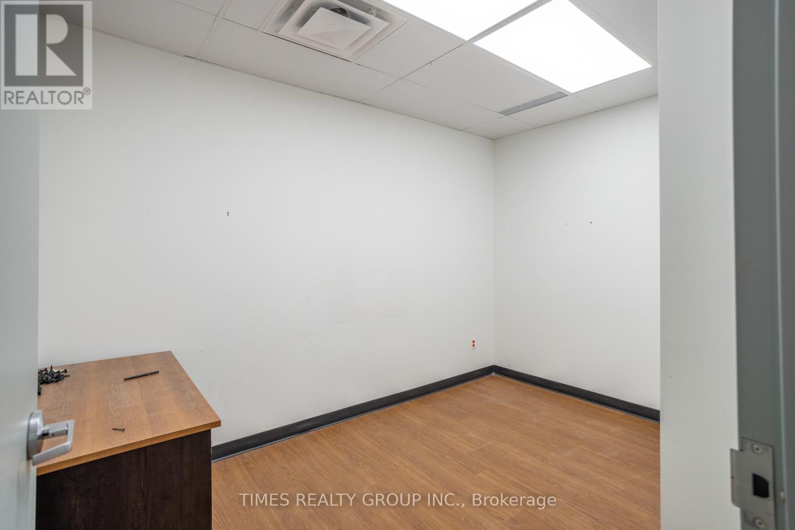 300 - 801 Eglinton Avenue W, Toronto, Ontario  M5N 1E3 - Photo 13 - C11970961