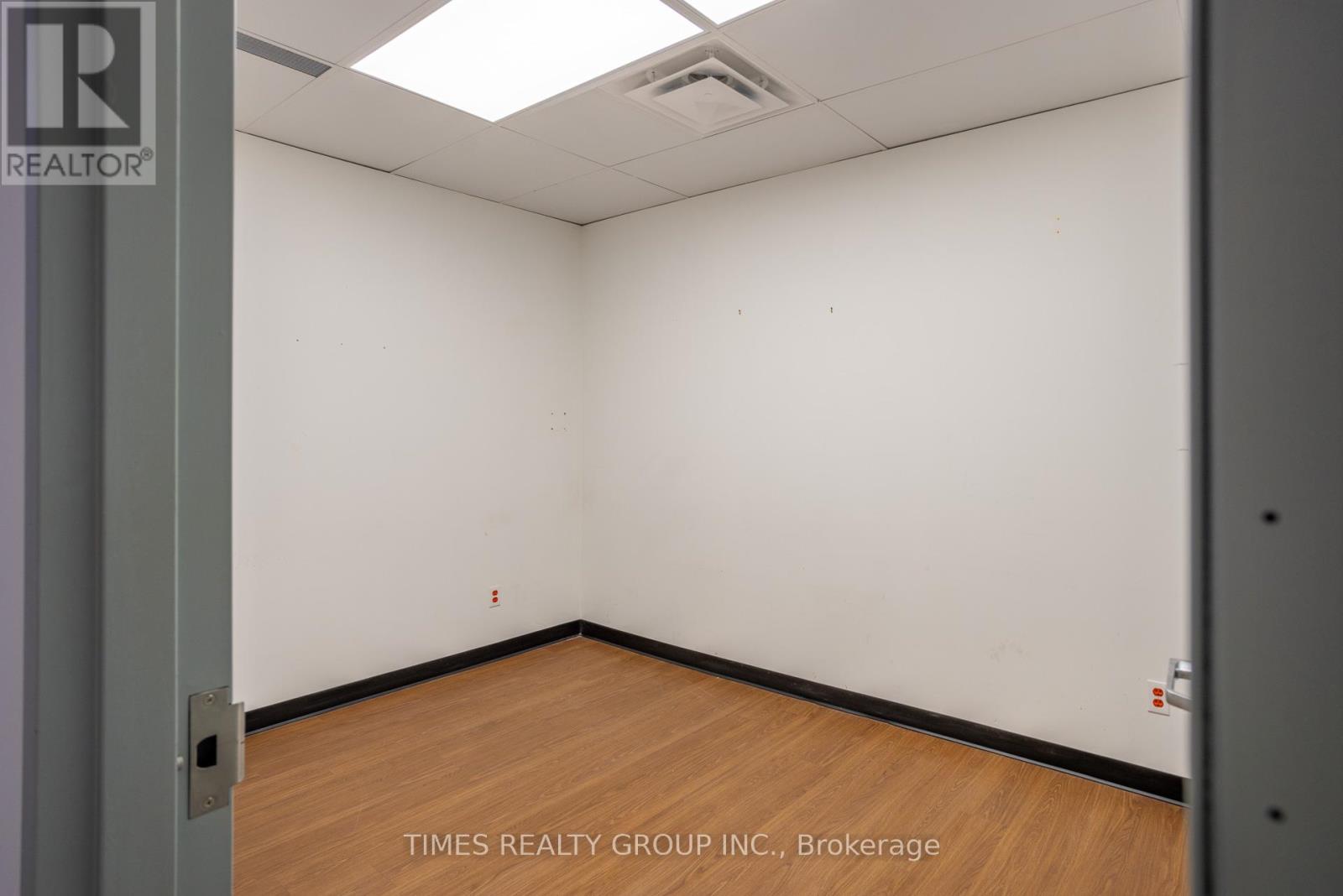300 - 801 Eglinton Avenue W, Toronto, Ontario  M5N 1E3 - Photo 14 - C11970961