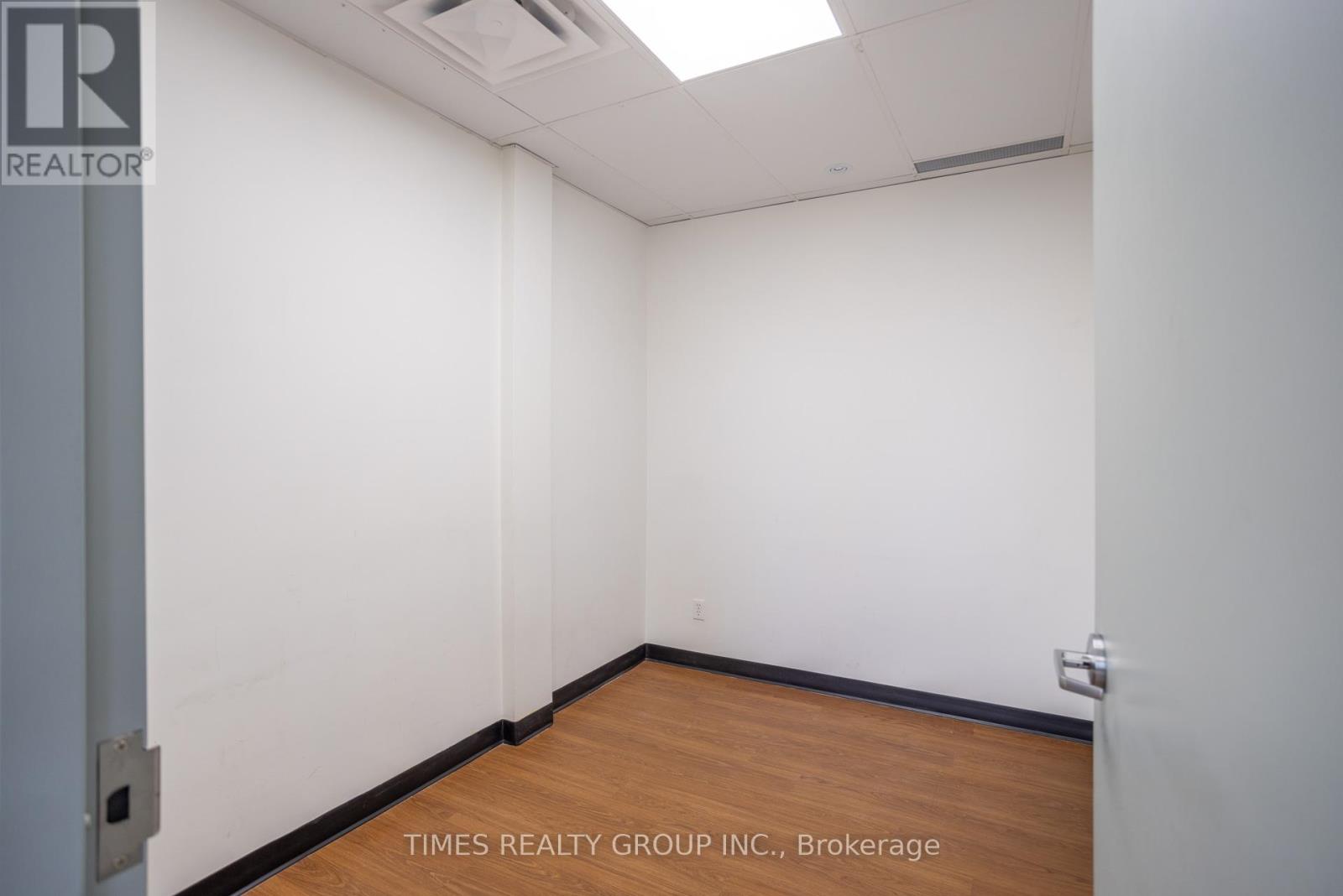 300 - 801 Eglinton Avenue W, Toronto, Ontario  M5N 1E3 - Photo 17 - C11970961
