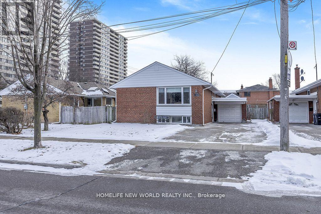 109 WESTHAMPTON DRIVE, Toronto, Ontario