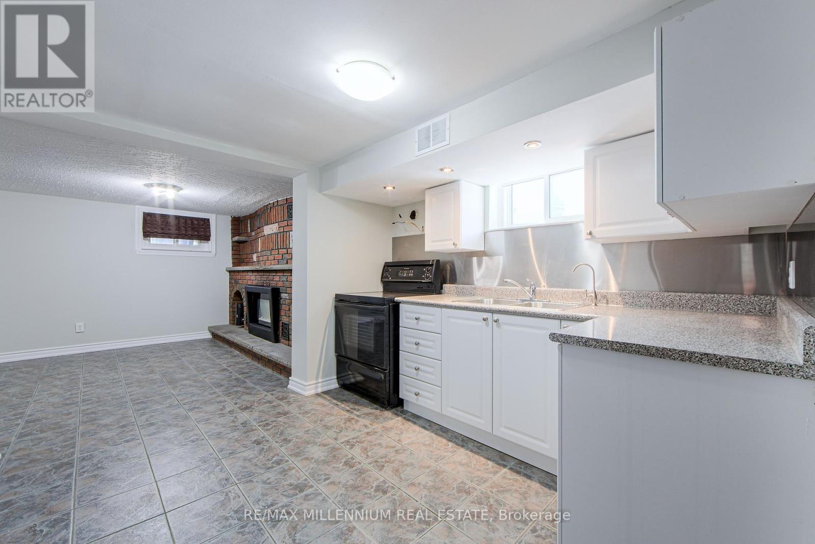 39 Mayall Avenue, Toronto, Ontario  M3L 1E7 - Photo 22 - W11931360