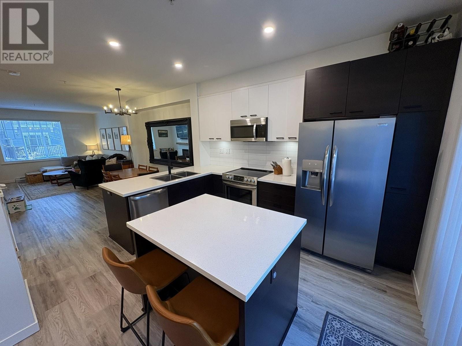 70 3010 Riverbend Drive, Coquitlam, British Columbia  V3C 0B8 - Photo 1 - R2966513