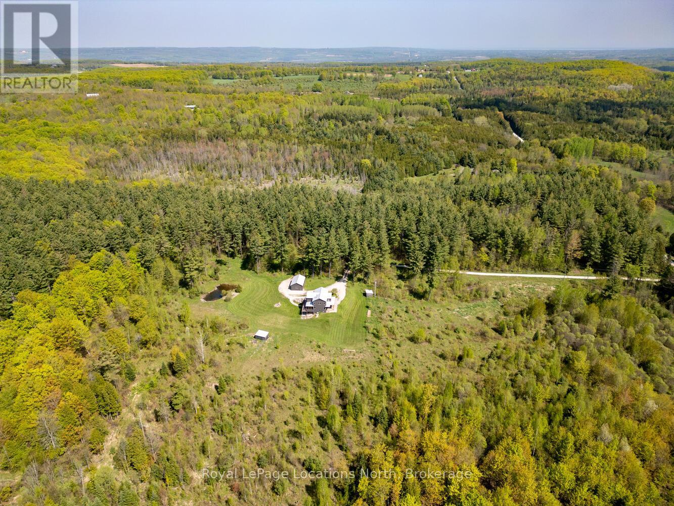 355310 Blue Mountains Euphrasia Townline, Grey Highlands, Ontario  N0H 1J0 - Photo 3 - X11971095