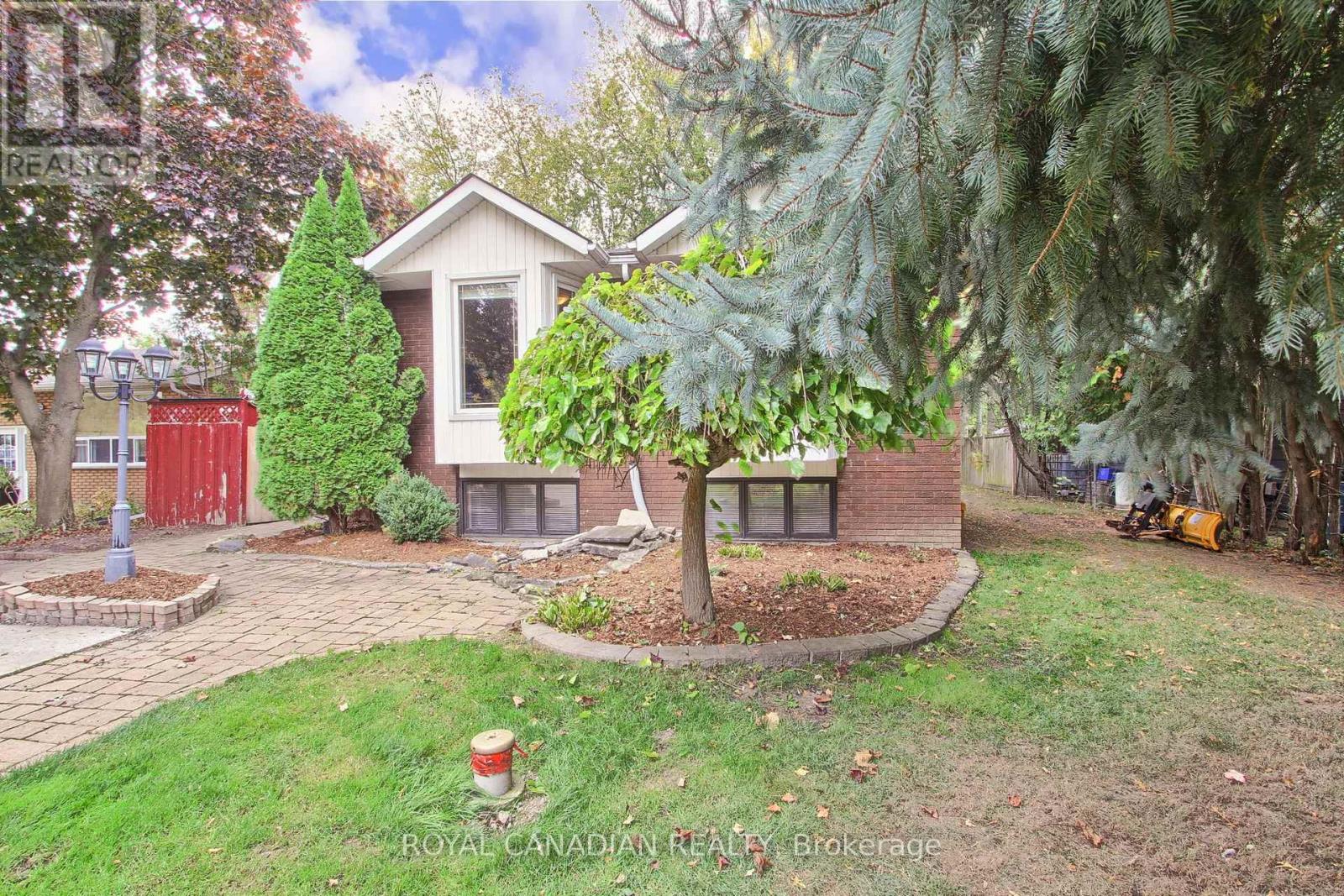 Property at 78 TWMARC AVENUE image 3