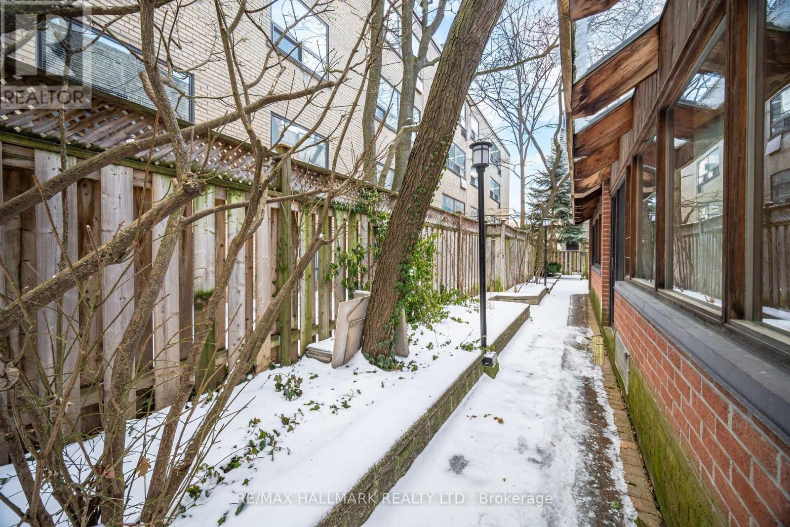 8 - 31 Walmer Road, Toronto, Ontario  M5R 2W7 - Photo 42 - C11971264