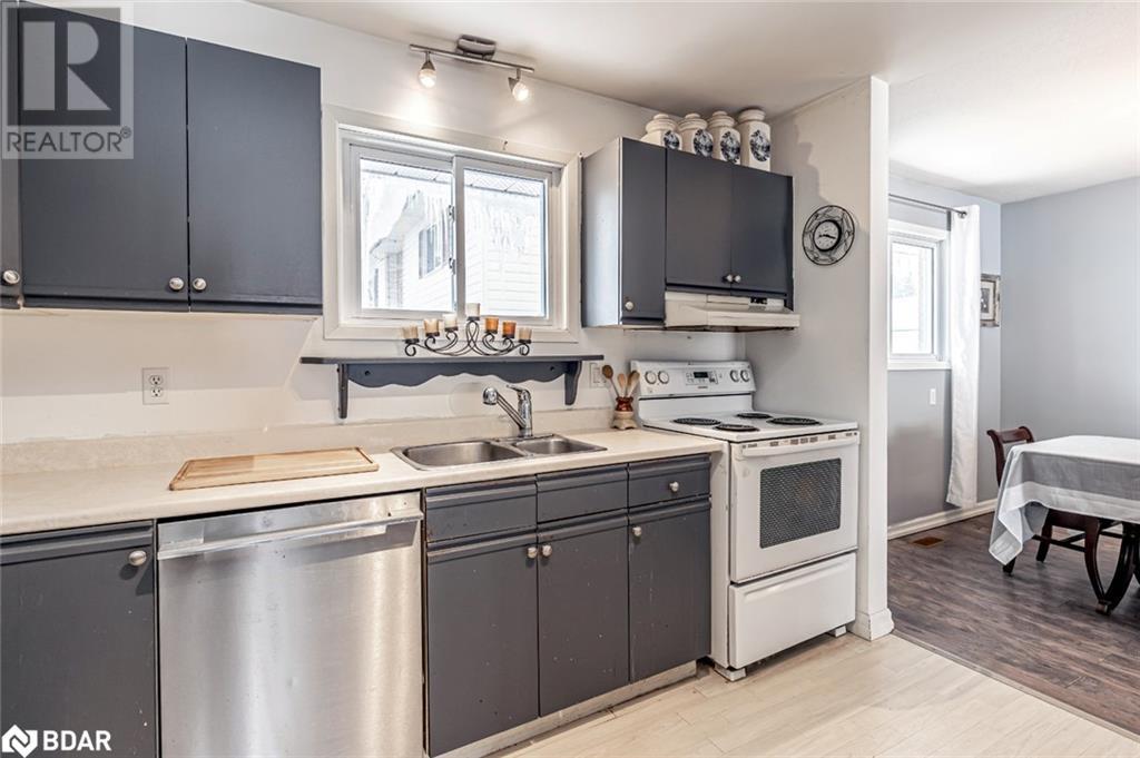423 Mary St, Orillia, Ontario  L3V 3G5 - Photo 4 - 40696881