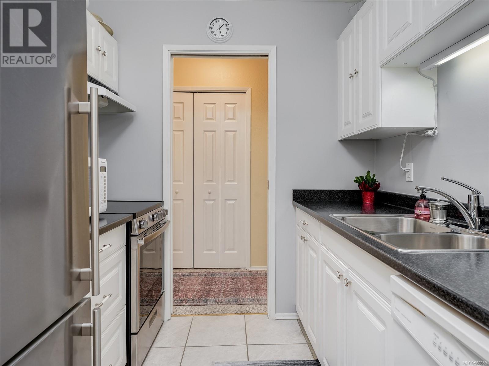 Property at 103 1115 Rockland Ave image 2