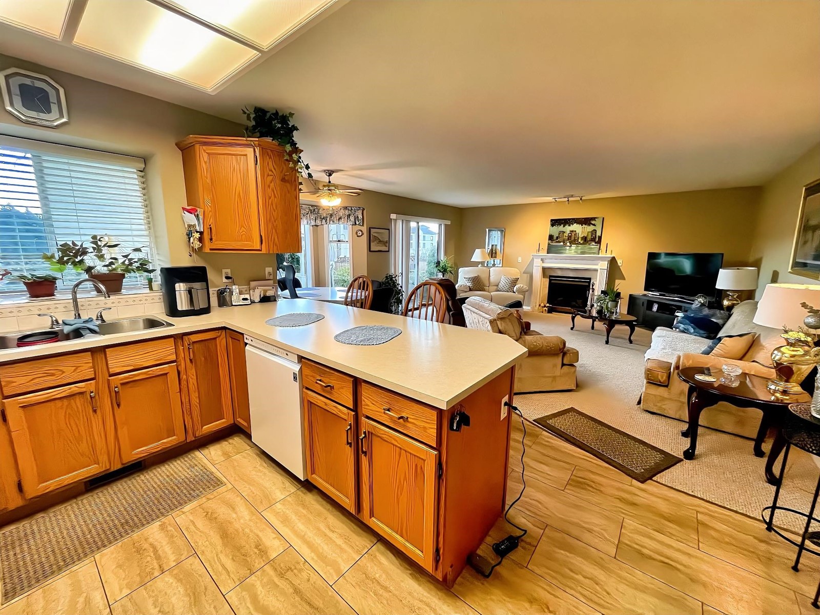 1163 King George Boulevard, Surrey, British Columbia  V4A 4Z1 - Photo 14 - R2963430
