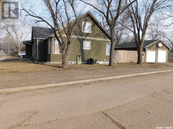 Property at 400 4TH AVENUE E image 2