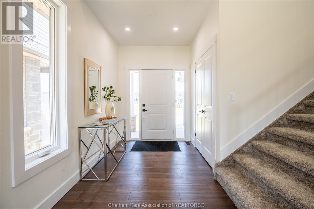 Property at 128 Landings Pass image 4